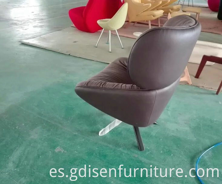 Diseño moderno de la sala de estar cómoda silla giratoria de sillón tabano en cuero